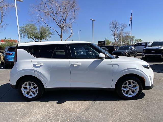 Used 2025 Kia Soul LX w/ LX Technology Package image 2
