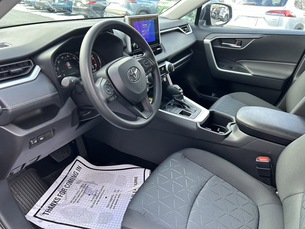 Used 2025 Toyota RAV4 XLE image 7