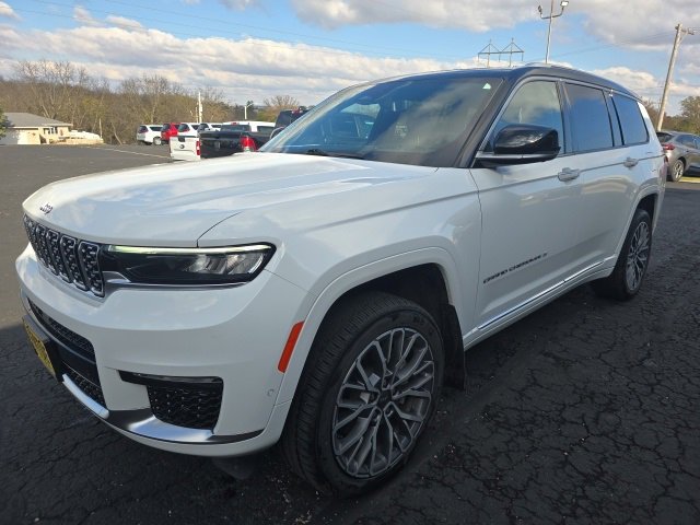 Used 2023 Jeep Grand Cherokee L Summit image 3