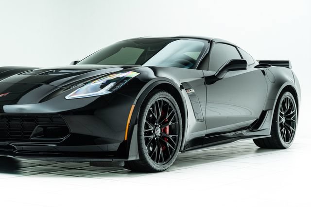 Used 2015 Chevrolet Corvette Z06 w/ 3LZ Preferred Equipment Group RWD image 9