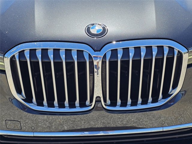 Used 2022 BMW X7 xDrive40i w/ Luxury Seating Package AWD/4WD image 10
