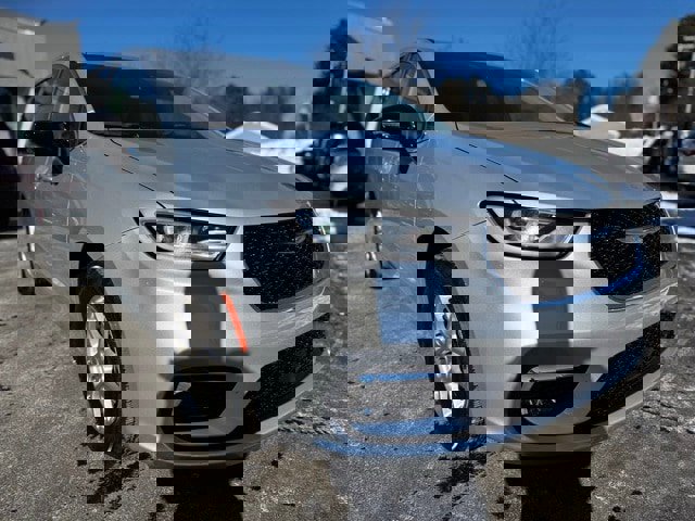 Used 2024 Chrysler Pacifica Touring-L image 9