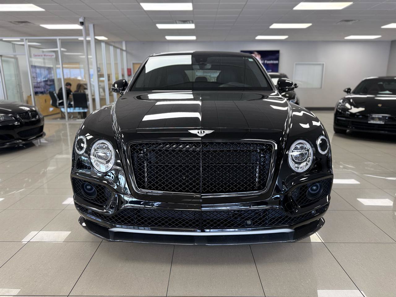 Used 2018 Bentley Bentayga AWD/4WD image 4