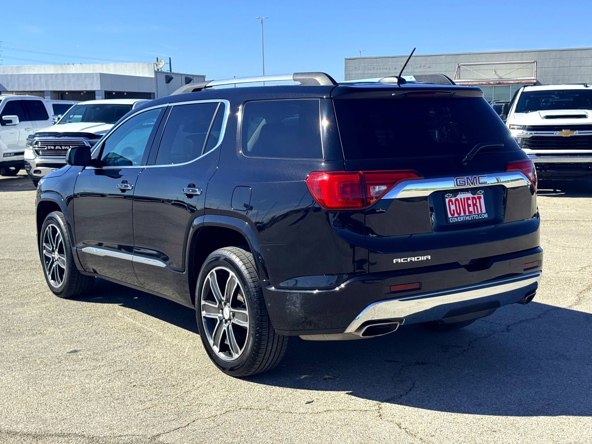 Used 2017 GMC Acadia Denali w/ Technology Package FWD image 9