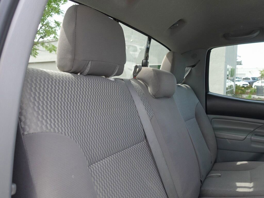 Used 2015 Toyota Tacoma 4x4 Double Cab w/ Convenience Package image 13