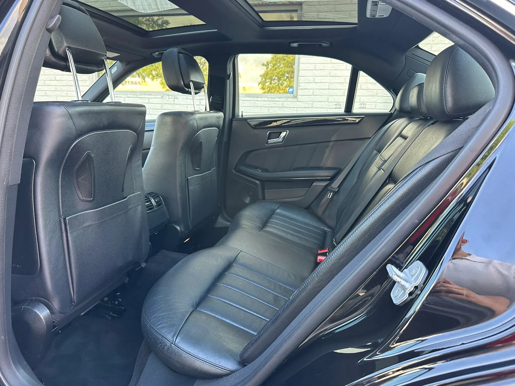Used 2010 Mercedes-Benz E 550 Sedan w/ Premium 2 Pkg image 16