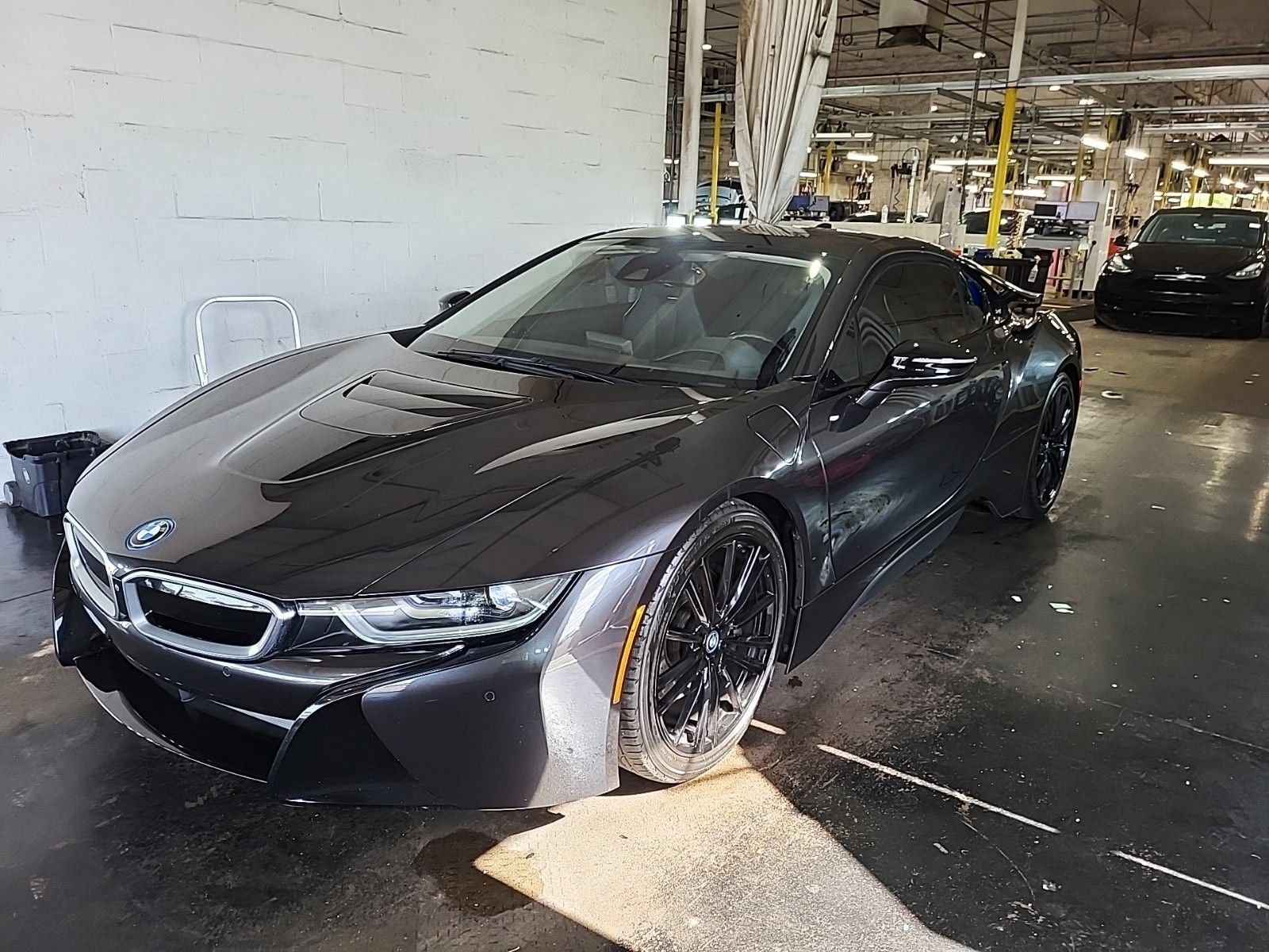 Used 2020 BMW i8 Coupe AWD/4WD image 3