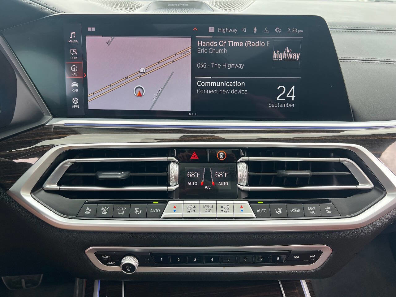 Used 2021 BMW X7 M50i w/ Executive Package image 13