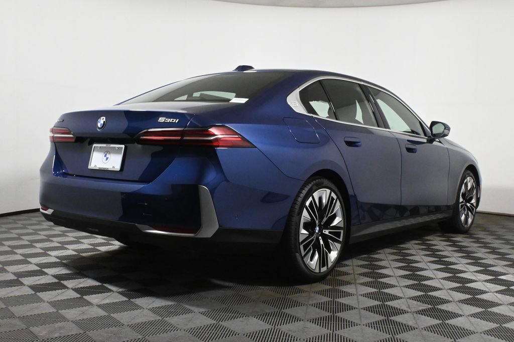 Used 2026 BMW 530i xDrive w/ Premium Package image 7
