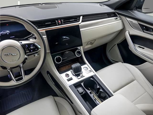 Used 2025 Jaguar F-PACE R-Dynamic S image 14