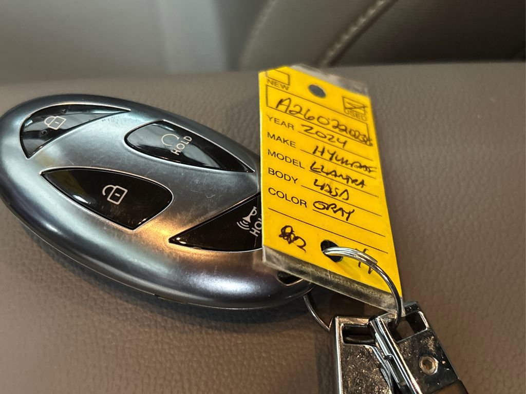 Certified 2024 Hyundai Elantra SEL image 30