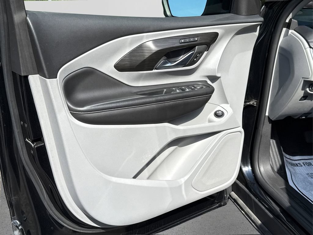 Used 2022 GMC Terrain SLT image 25