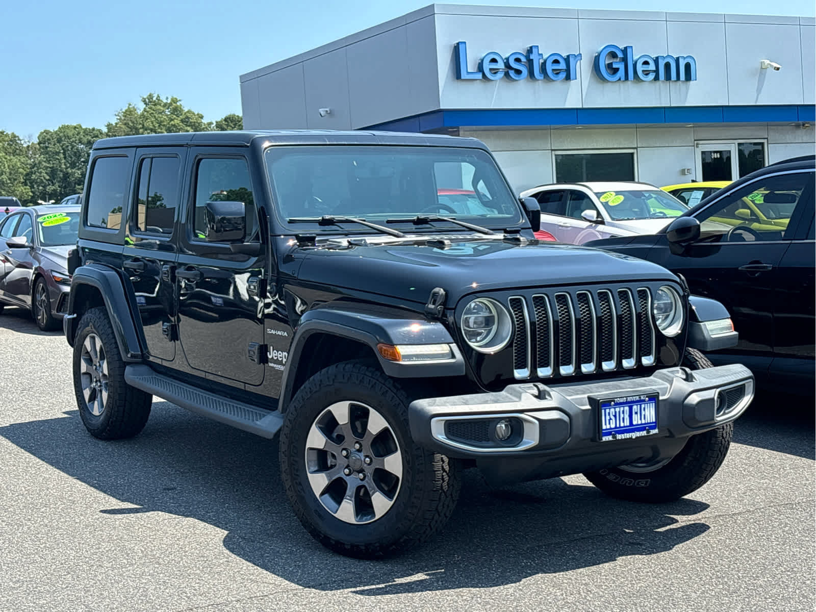 Used 2018 Jeep Wrangler Unlimited Sahara AWD/4WD image 35