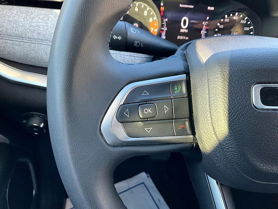 Used 2022 Jeep Compass Latitude image 28