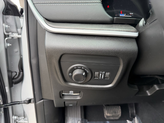 New 2026 Jeep Grand Cherokee Altitude AWD/4WD image 19