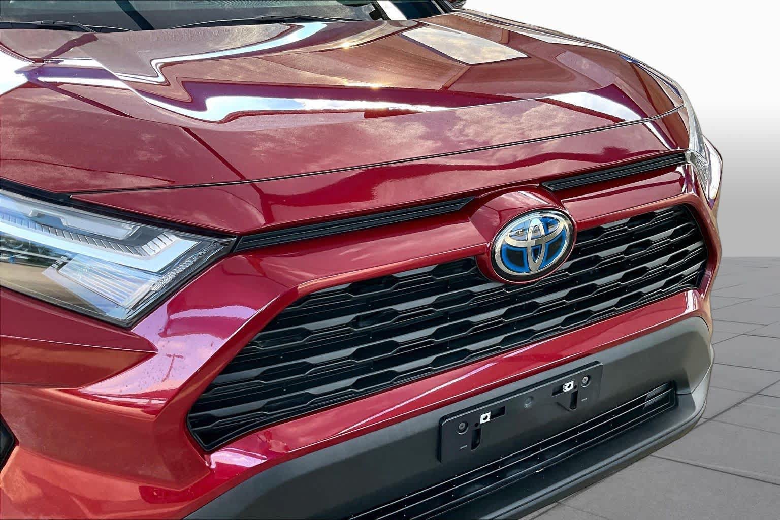 Used 2024 Toyota RAV4 XLE Premium w/ Weather Package AWD/4WD image 30