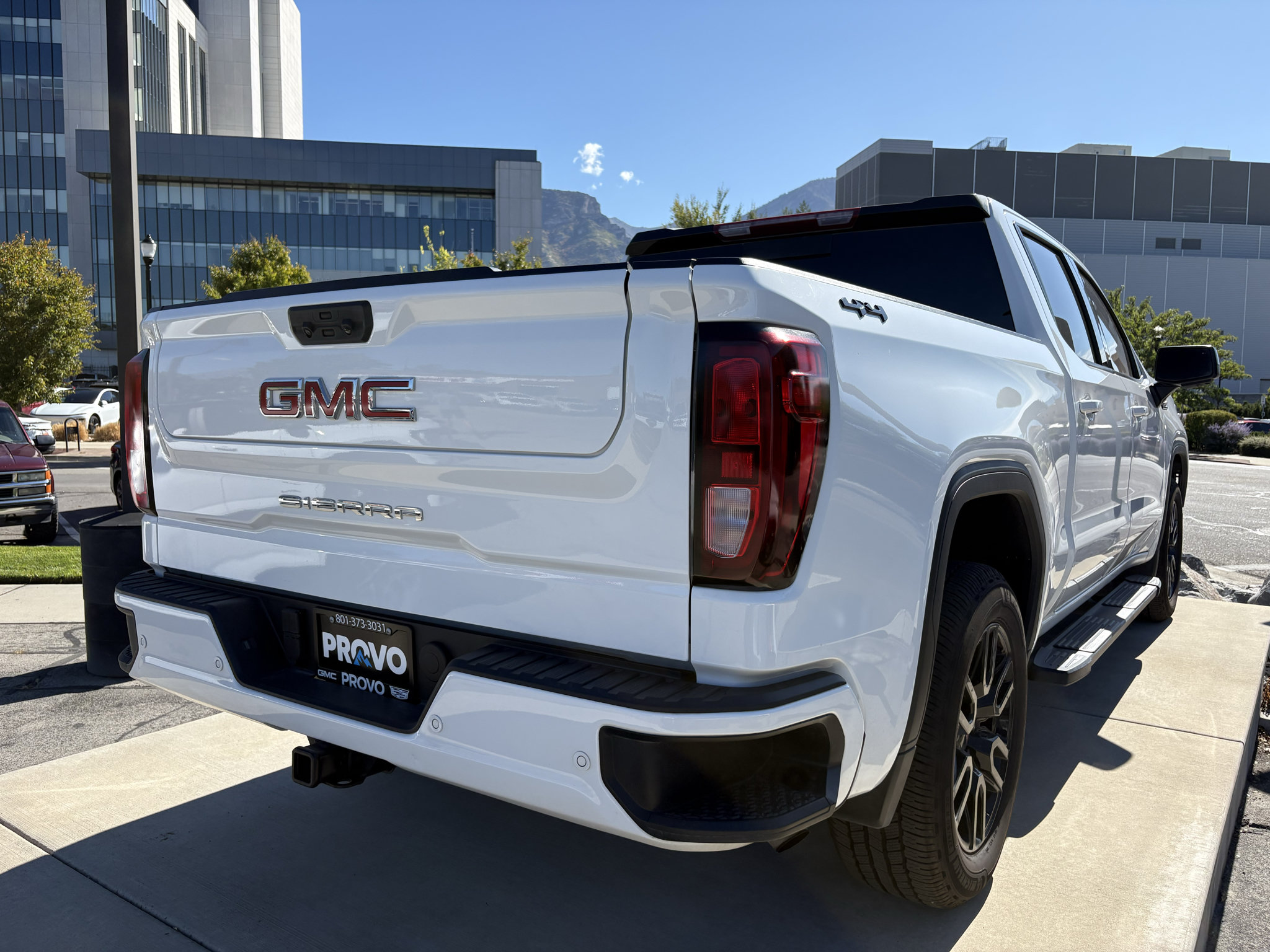 Used 2024 GMC Sierra 1500 Elevation w/ Elevation Premium Package AWD/4WD image 6