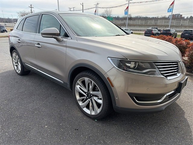 Used 2018 Lincoln MKX Reserve w/ Driver Assistance Package image 3