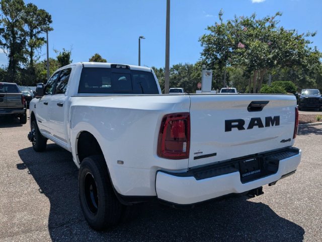 New 2026 RAM 3500 Big Horn AWD/4WD image 6