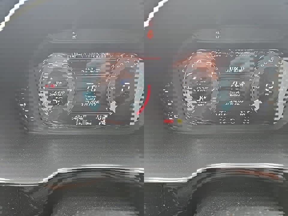 Used 2023 Audi Q3 2.0T Premium w/ Black Optic Sport Package image 6