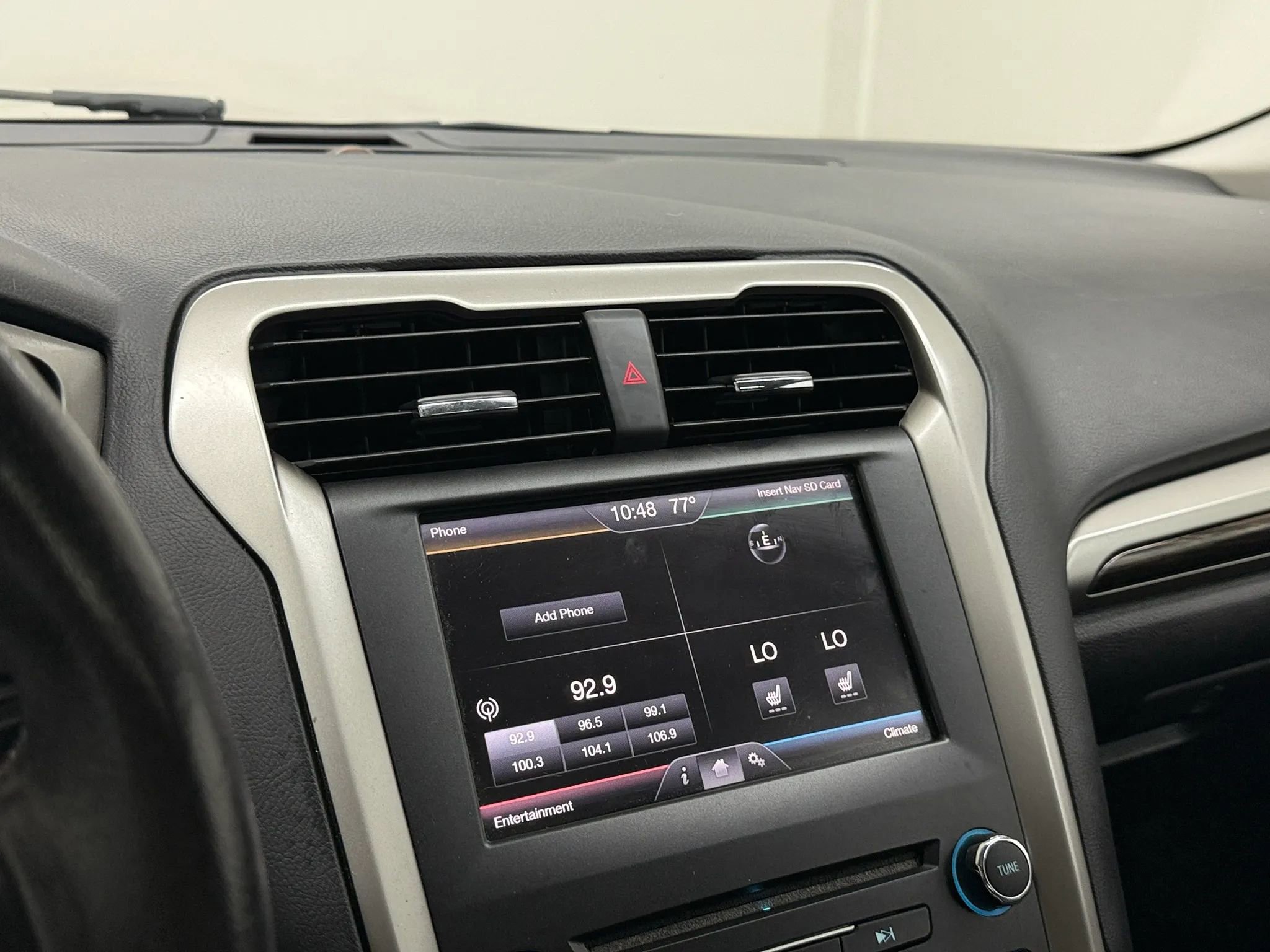 Used 2016 Ford Fusion SE w/ Equipment Group 202A image 14