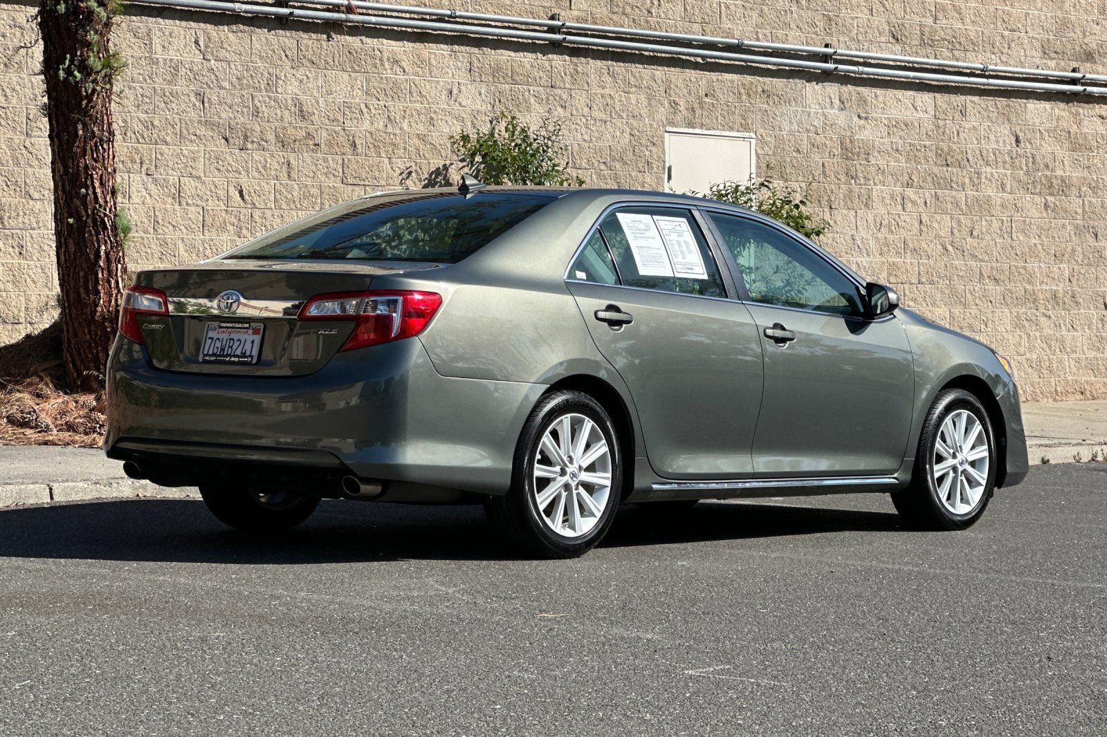 Used 2014 Toyota Camry XLE FWD image 3