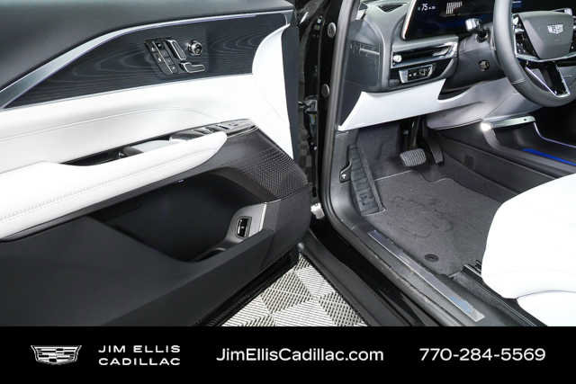 New 2026 Cadillac Lyriq Luxury RWD image 7
