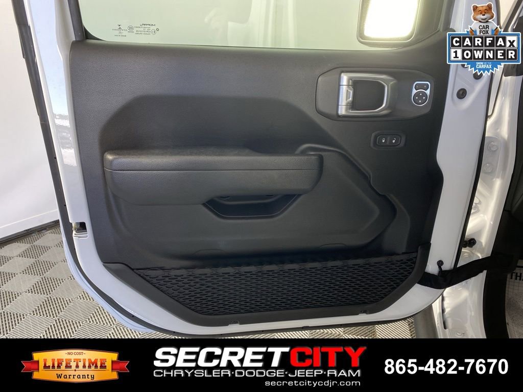 Used 2022 Jeep Wrangler Unlimited Rubicon AWD/4WD image 12
