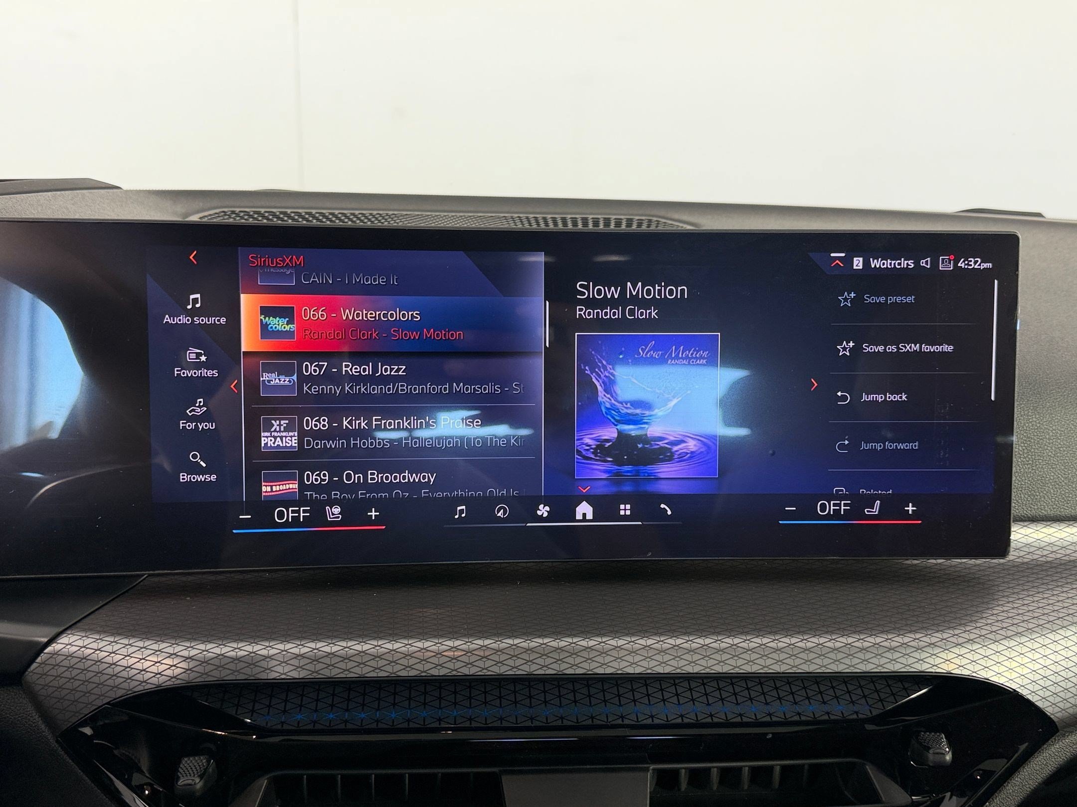 Used 2026 BMW i4 eDrive40 w/ Premium Package RWD image 27