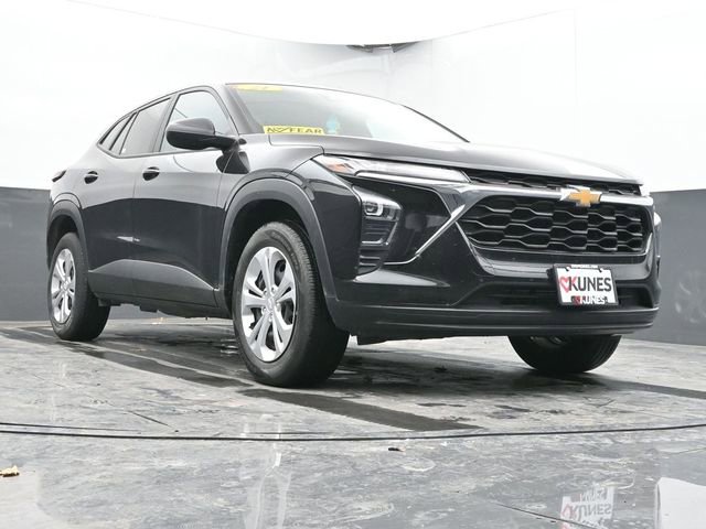 Used 2024 Chevrolet Trax LS image 38
