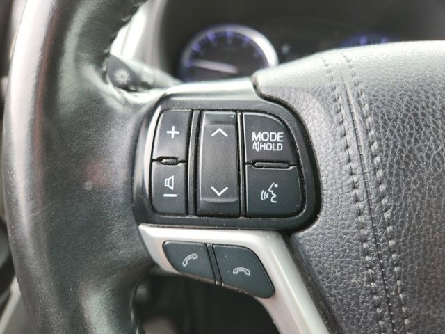 Used 2019 Toyota Highlander XLE image 30
