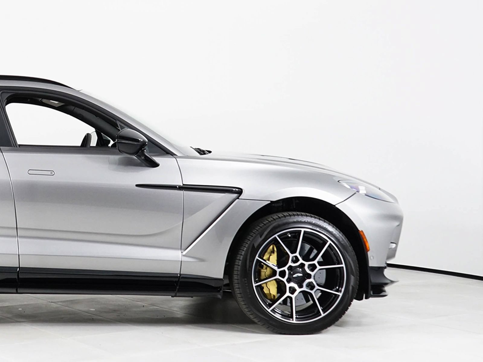 New 2026 Aston Martin DBX 707 AWD/4WD image 15
