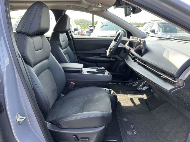 Used 2024 Nissan Ariya AWD image 12