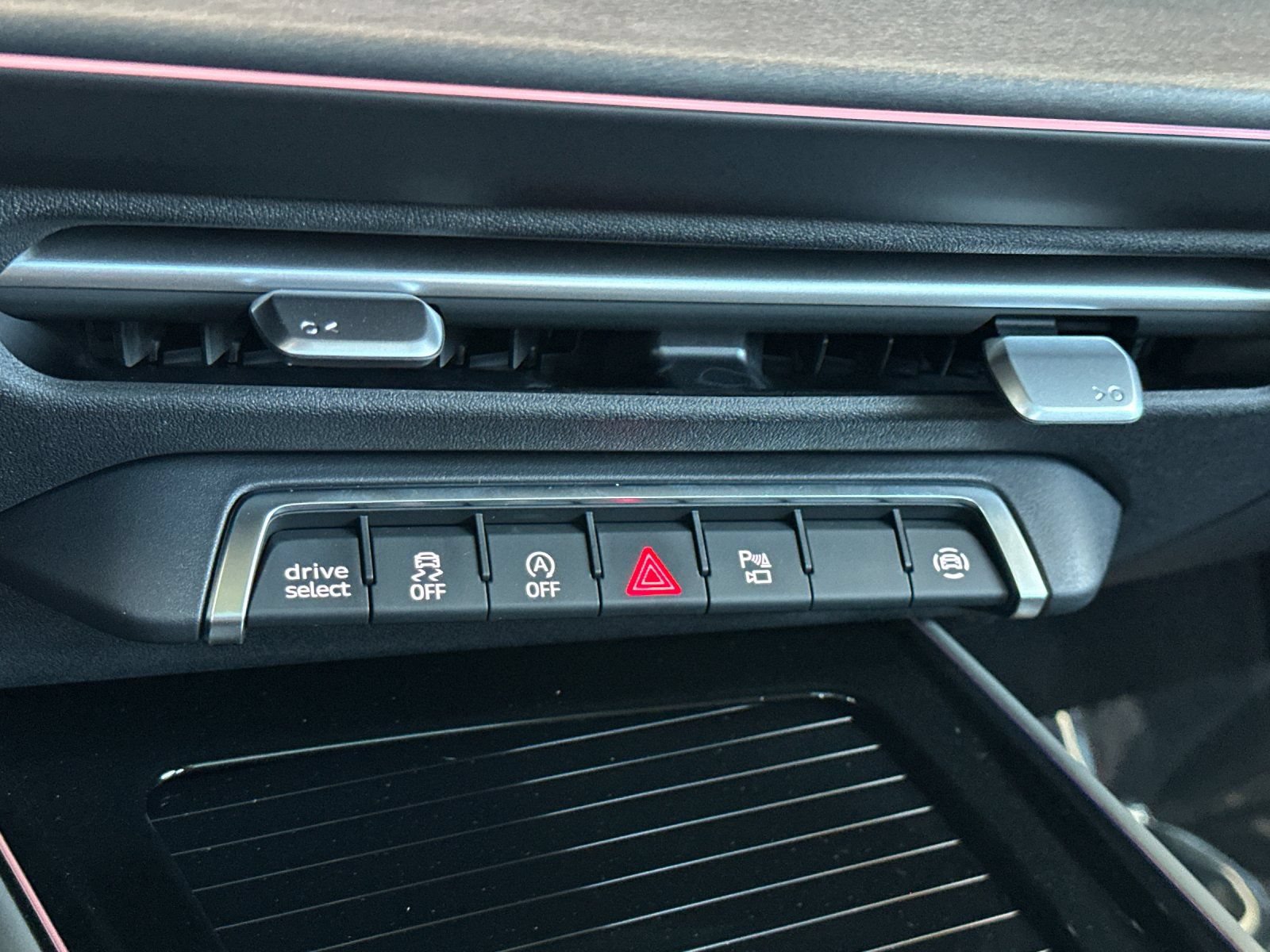 New 2026 Audi Q3 quattro 2.0T AWD/4WD image 20