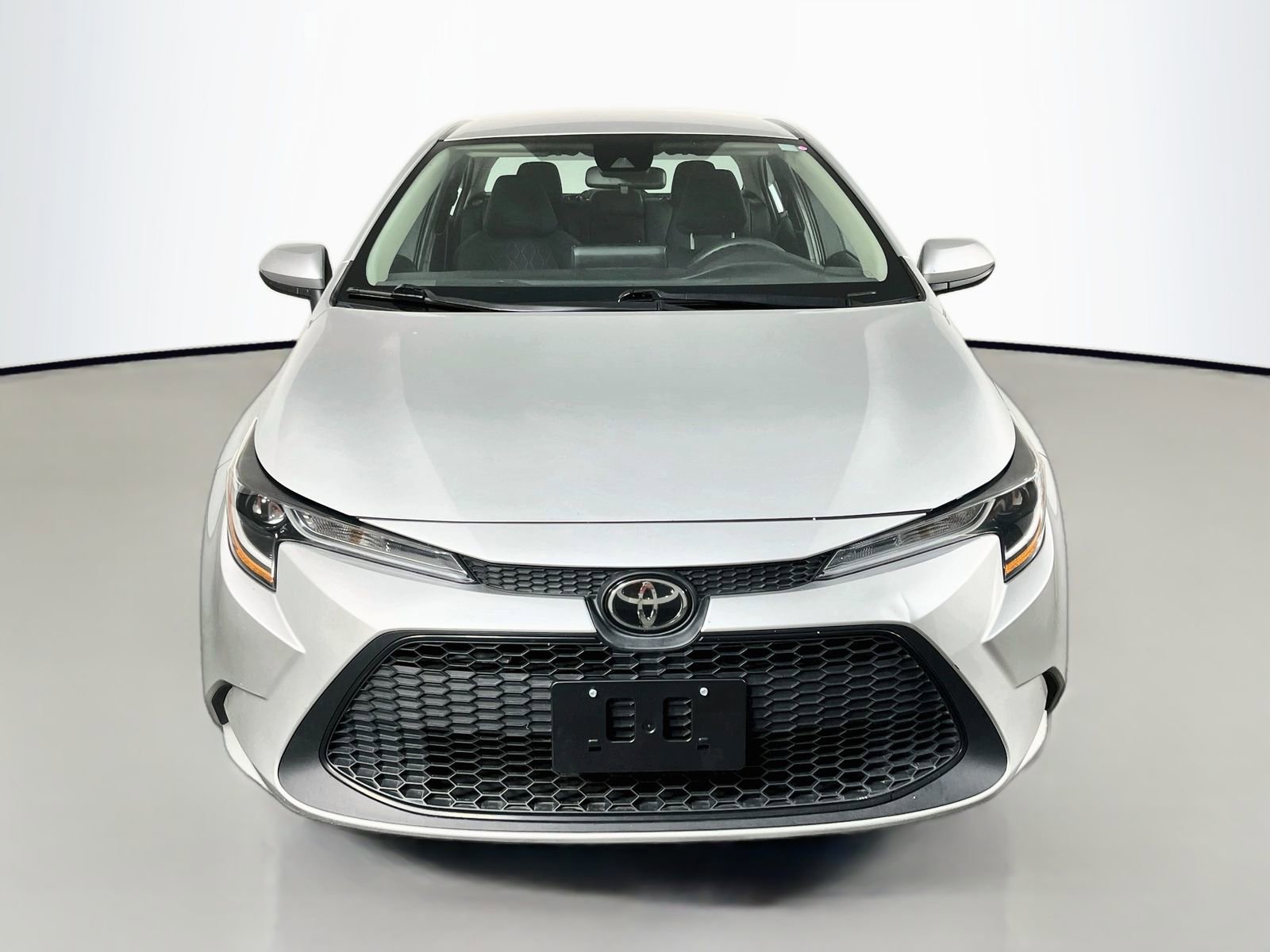 Used 2022 Toyota Corolla LE FWD image 2
