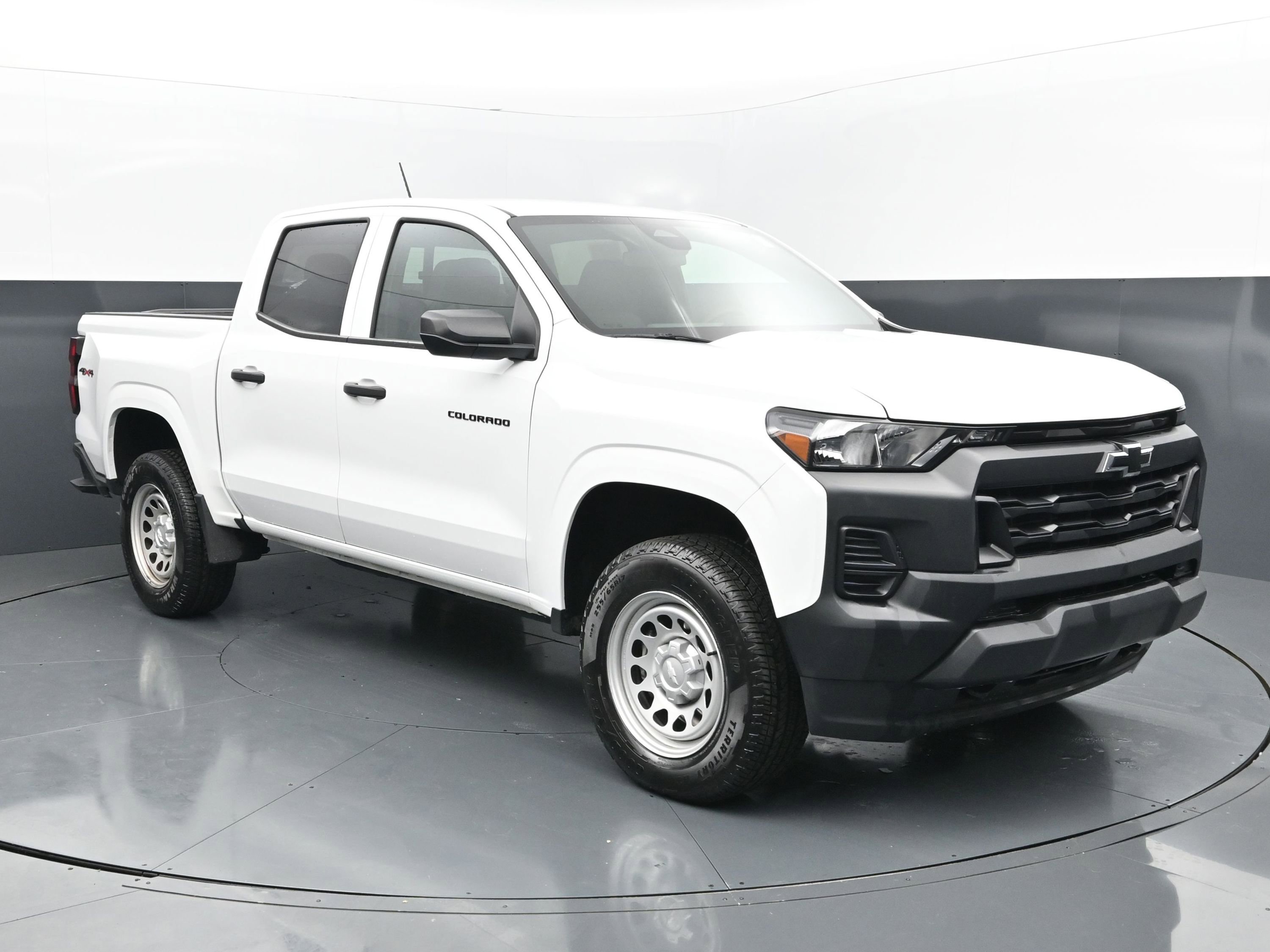 Used 2025 Chevrolet Colorado W/T image 7