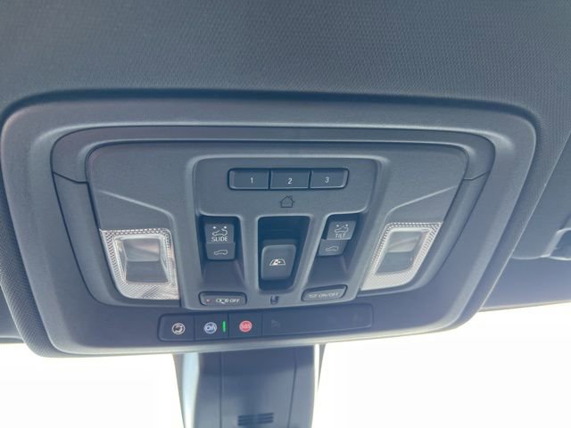 Used 2020 Chevrolet Silverado 1500 High Country image 9