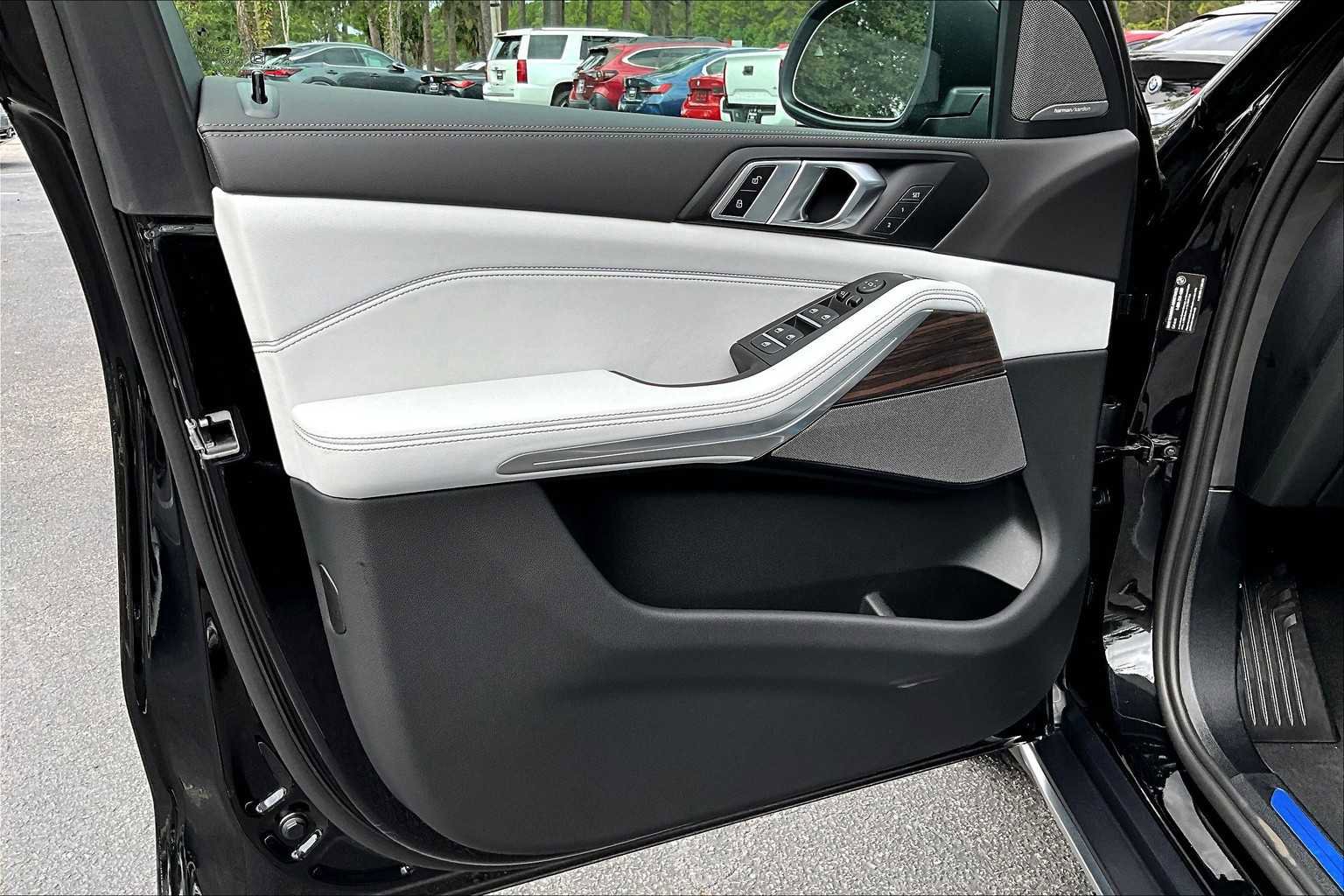 New 2026 BMW X5 xDrive40i w/ Premium Package image 10