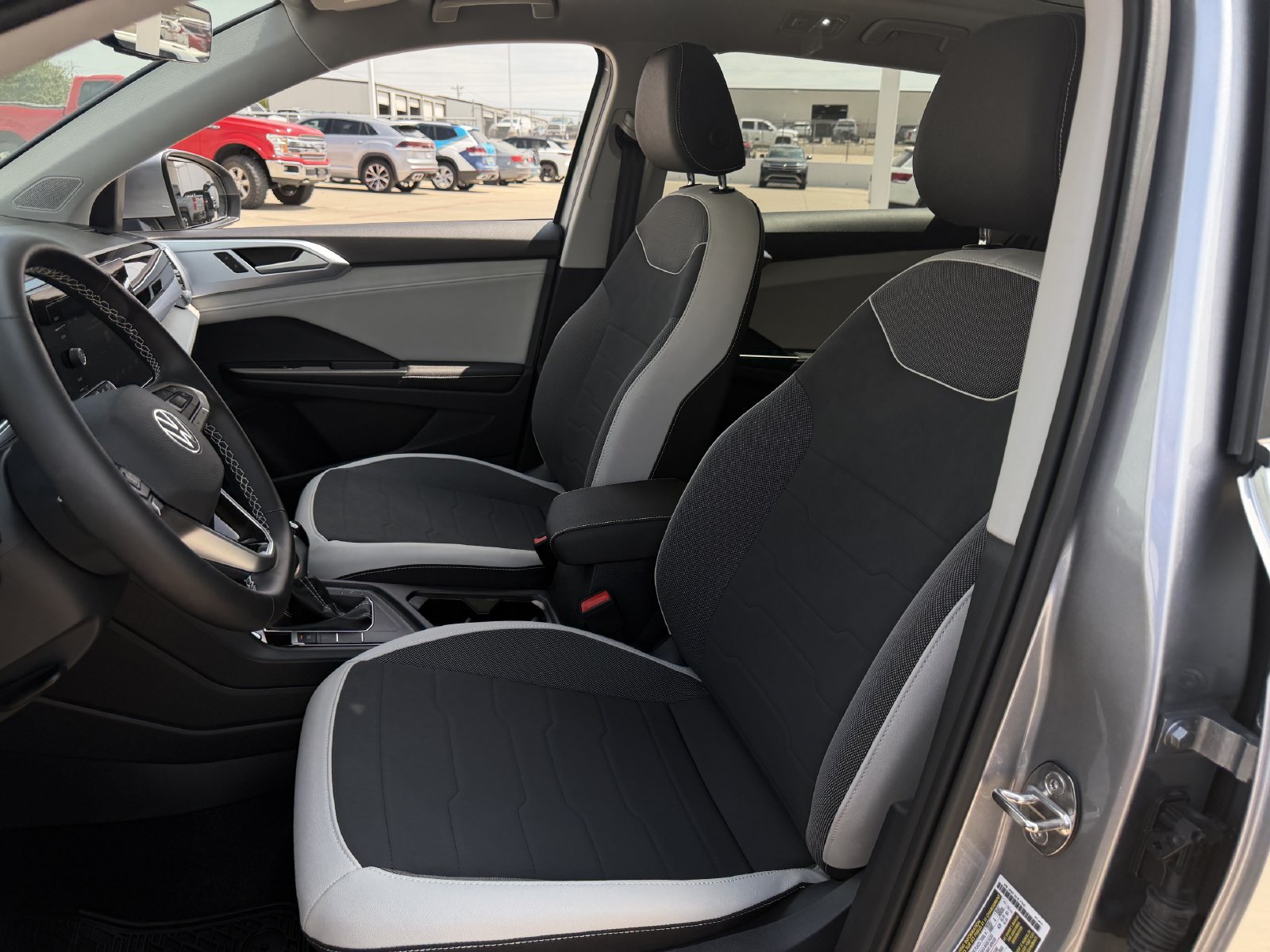 New 2026 Volkswagen Taos SE FWD image 23