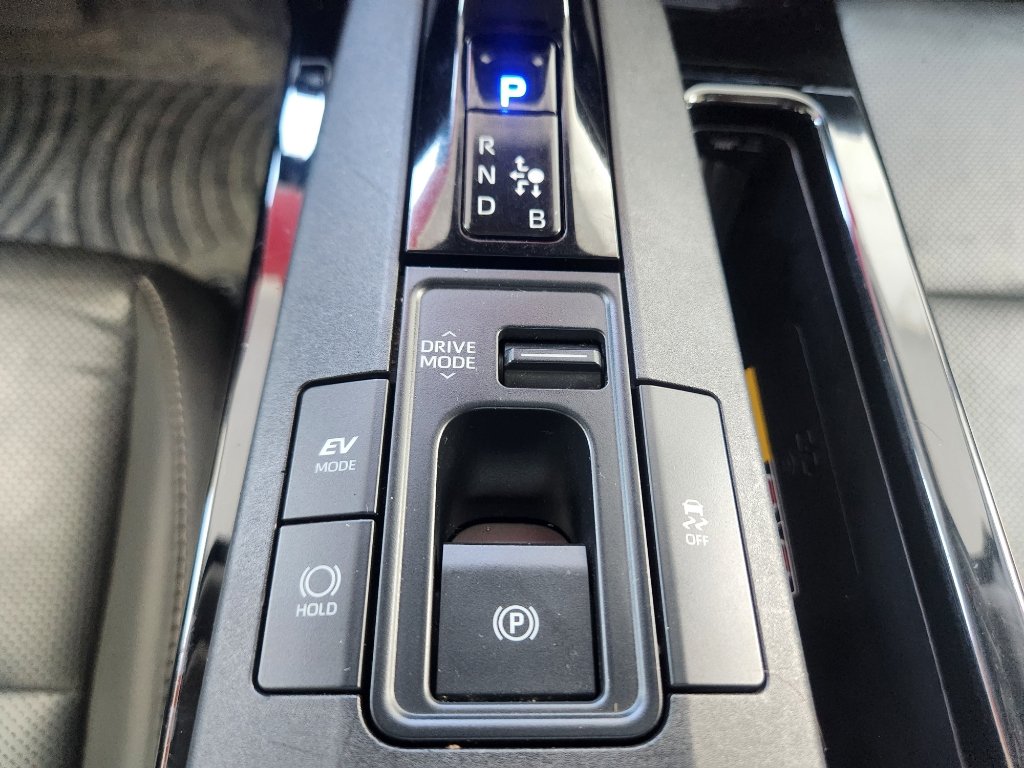 Used 2024 Toyota Prius XLE AWD/4WD image 25