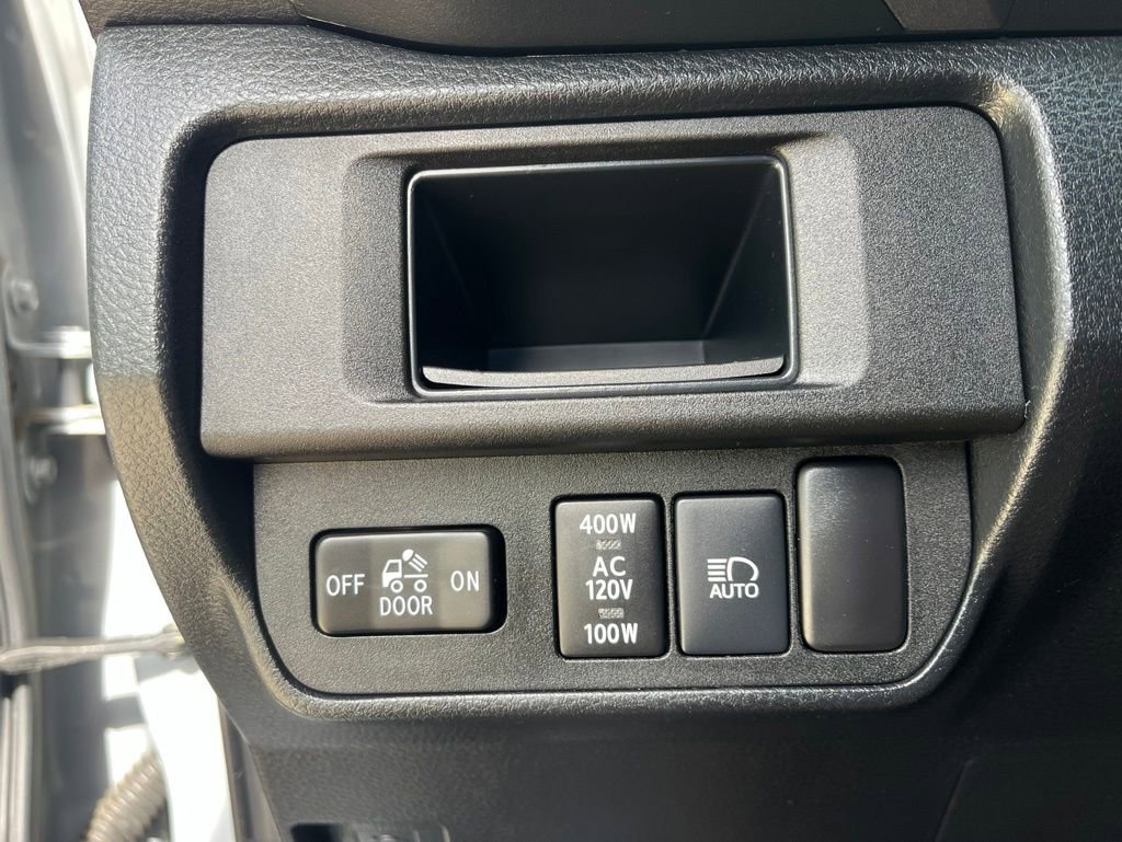Used 2019 Toyota Tacoma TRD Sport AWD/4WD image 36