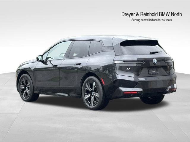 Used 2024 BMW iX xDrive50 w/ Sport Package AWD/4WD image 4