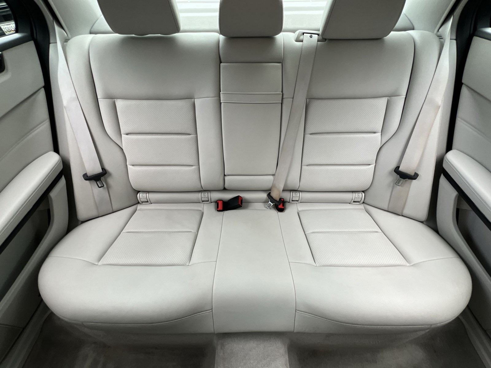 Used 2015 Mercedes-Benz E 350 4MATIC Sedan image 15