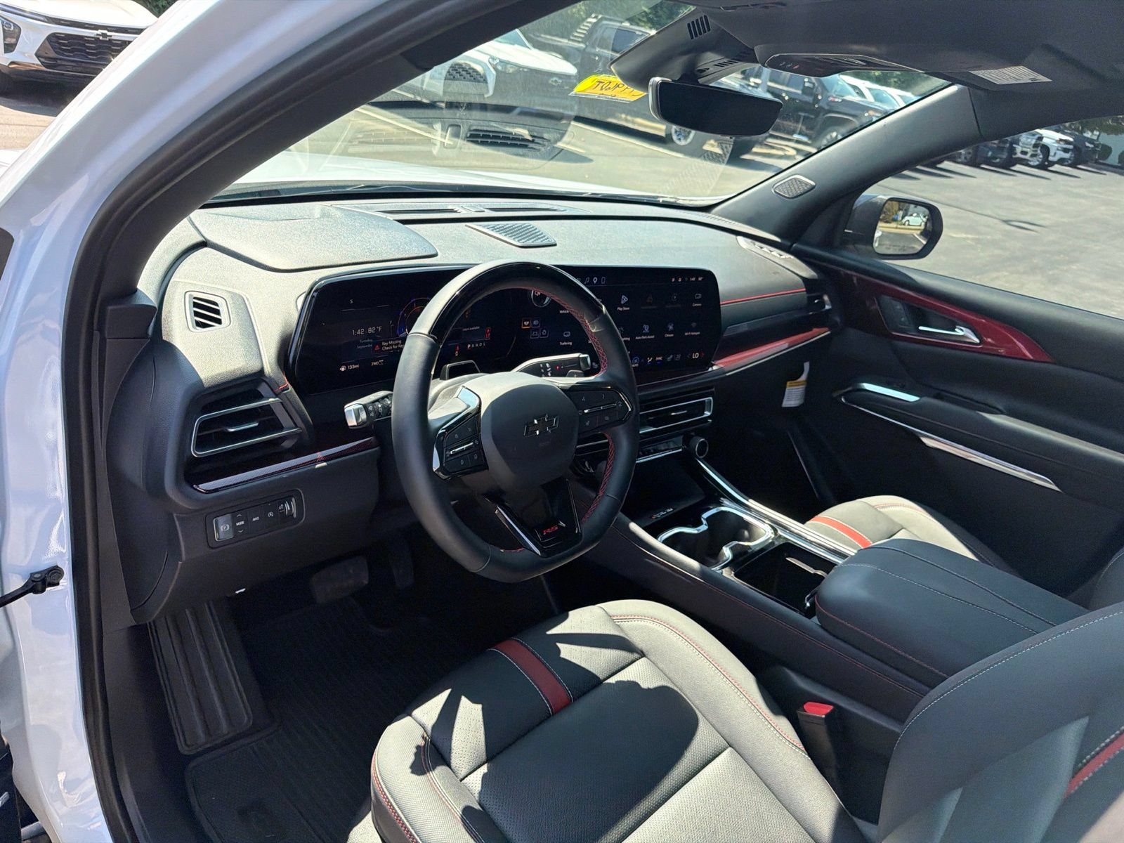 Used 2026 Chevrolet Traverse RS AWD/4WD image 10