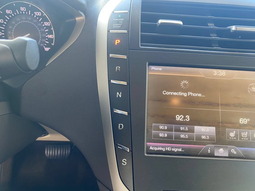 Used 2013 Lincoln MKZ FWD image 17