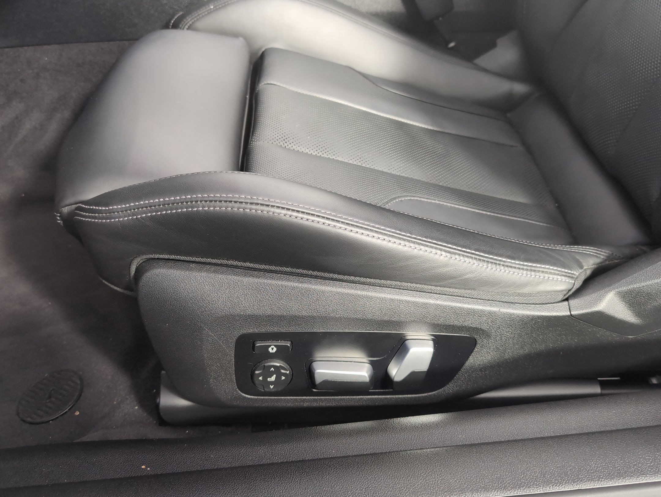 Used 2024 BMW M4 xDrive Competition image 11