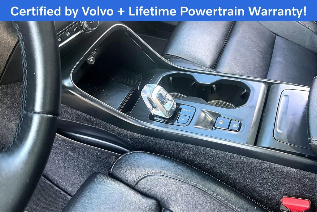 Certified 2026 Volvo XC40 B5 Plus AWD/4WD image 19