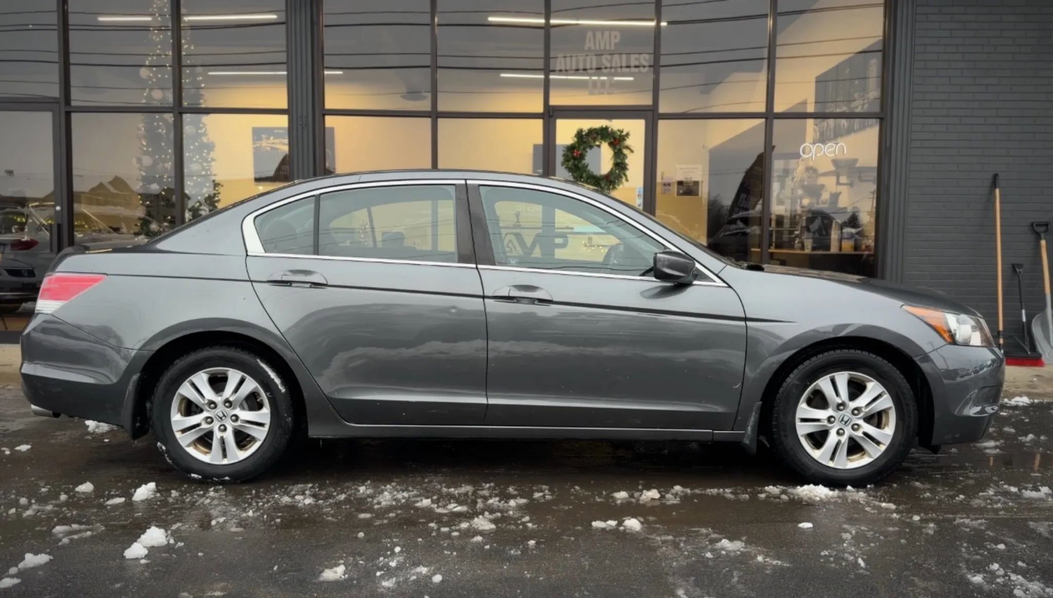 Used 2009 Honda Accord LX-P image 2