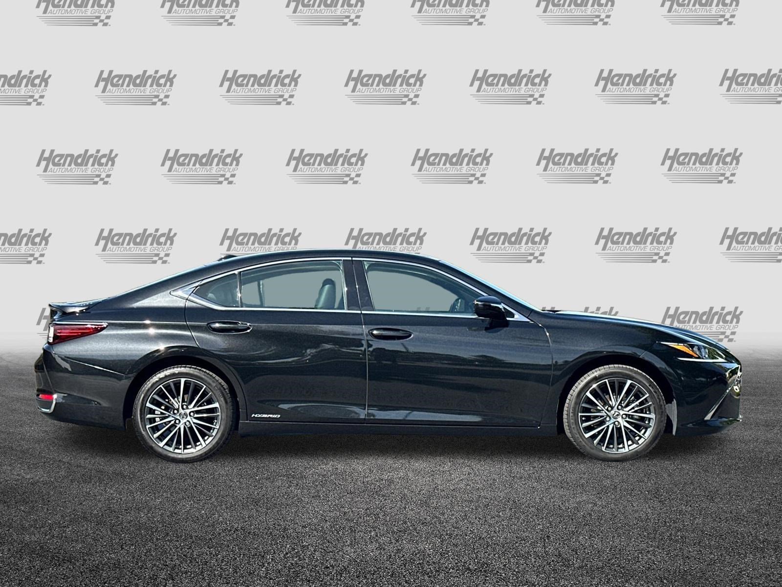 Used 2022 Lexus ES 300h w/ Premium Package FWD image 3
