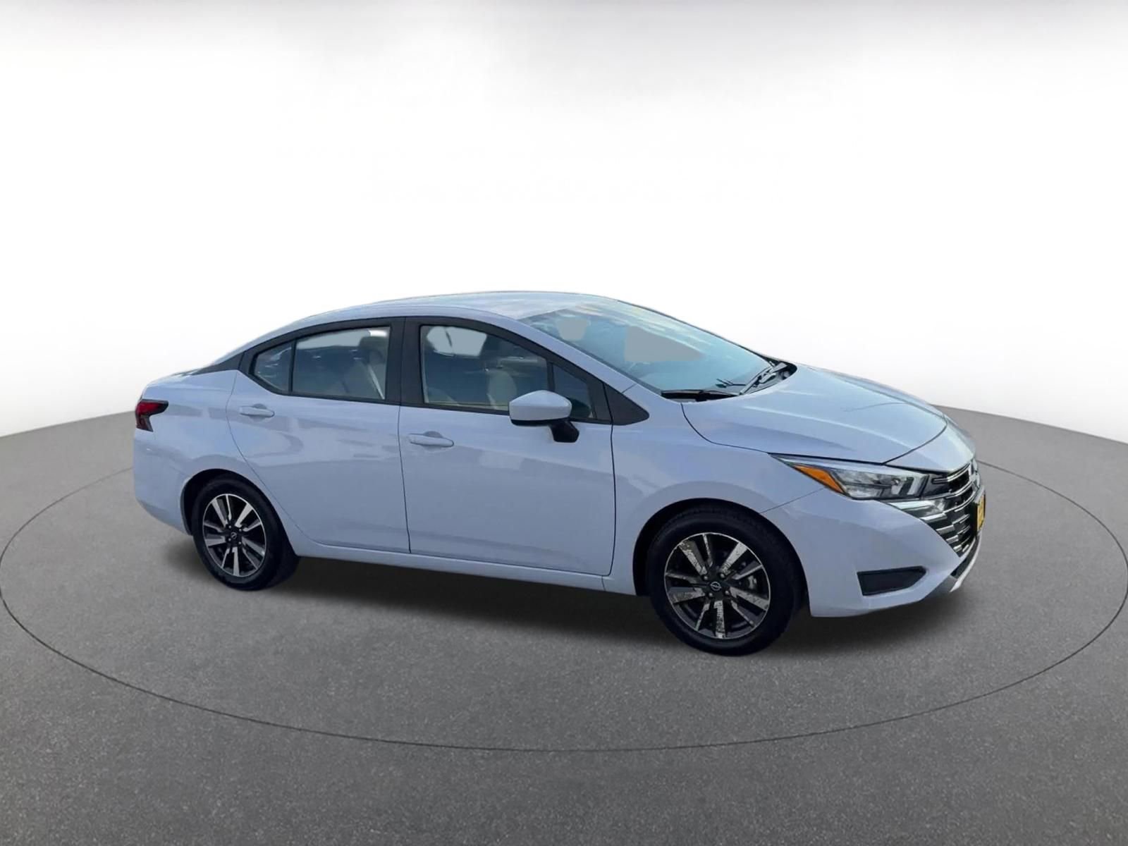 Used 2025 Nissan Versa SV FWD image 2